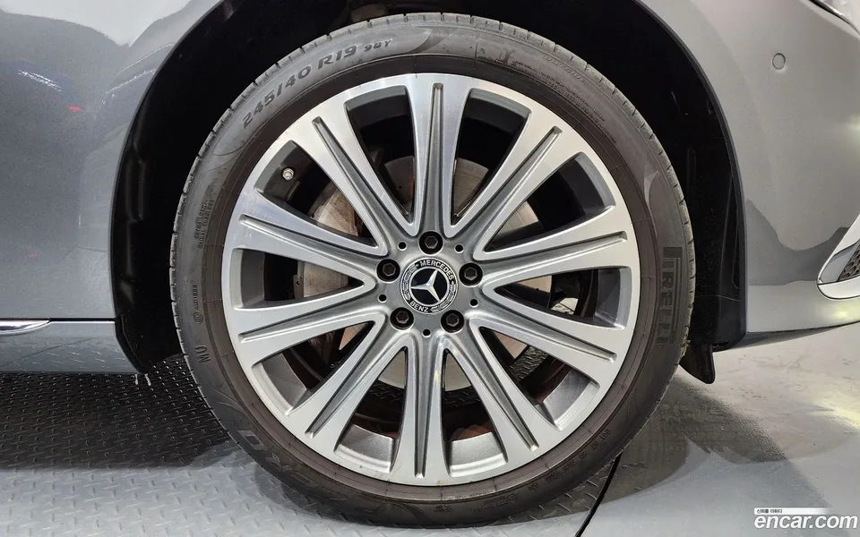 Mercedes-Benz E-Class E350 4MATIC 2023 — миниатюра 5