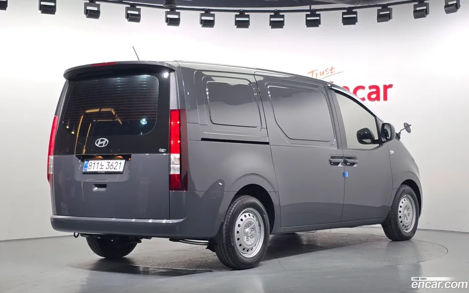 Hyundai Staria 3 2025 — миниатюра 2