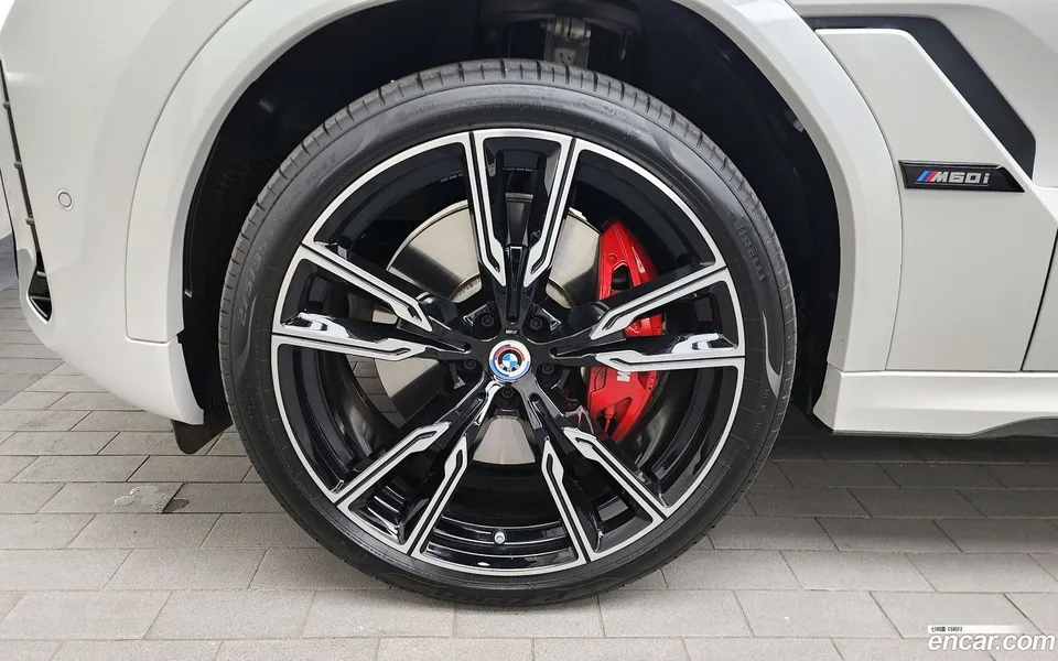 BMW X6 M60i 2024 — миниатюра 5