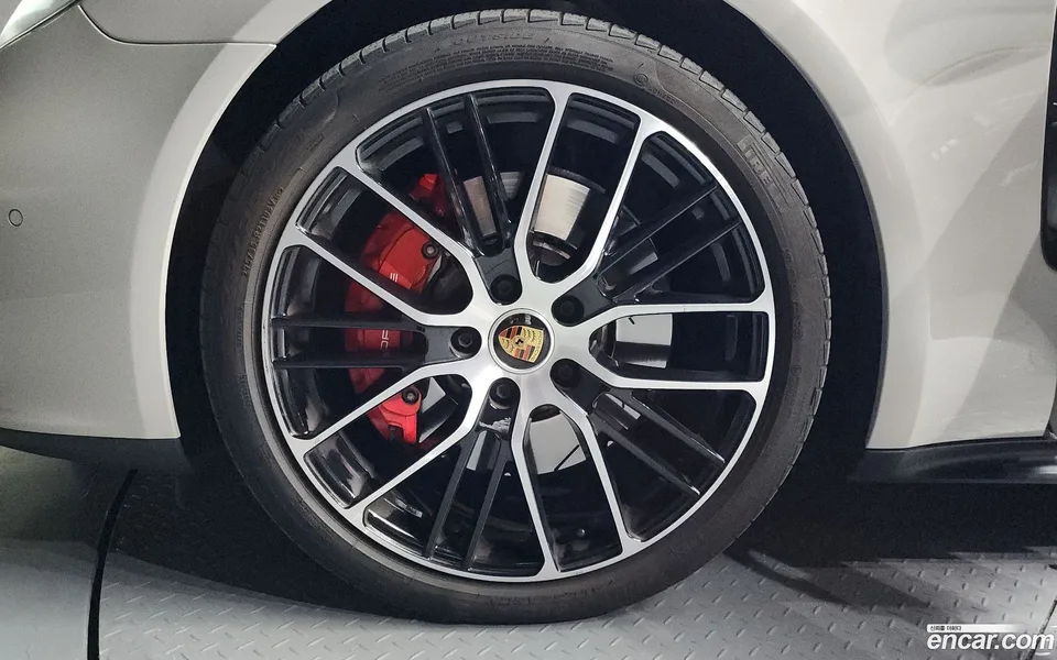 Porsche Panamera (971) 4.0 GTS 2023 — миниатюра 5