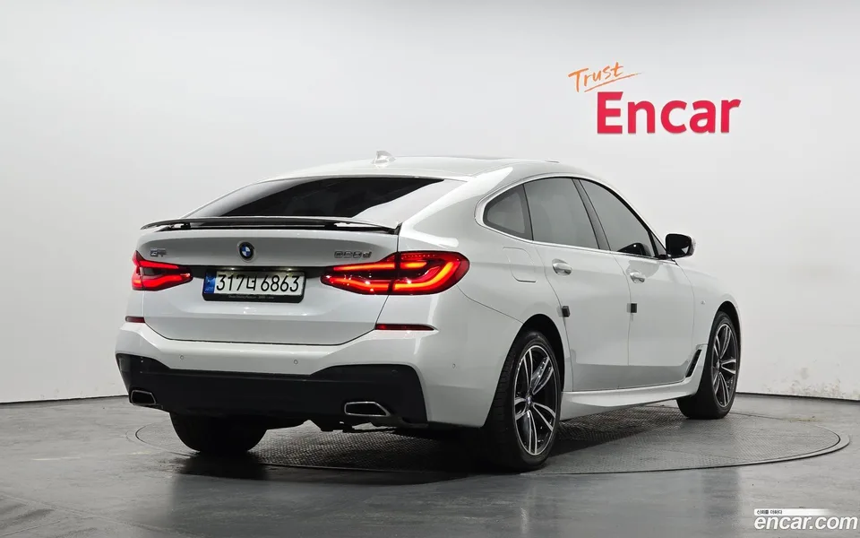 BMW 6 Series GT 620d M 2022 — миниатюра 2