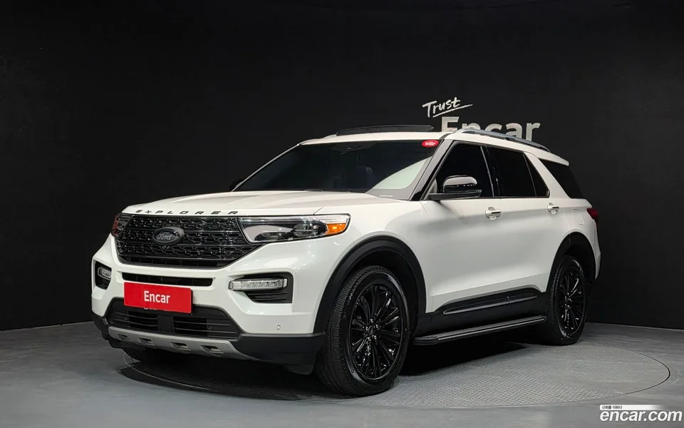 Ford Explorer 2.3 4WD 2022 — фото 1, купить с доставкой в Москву