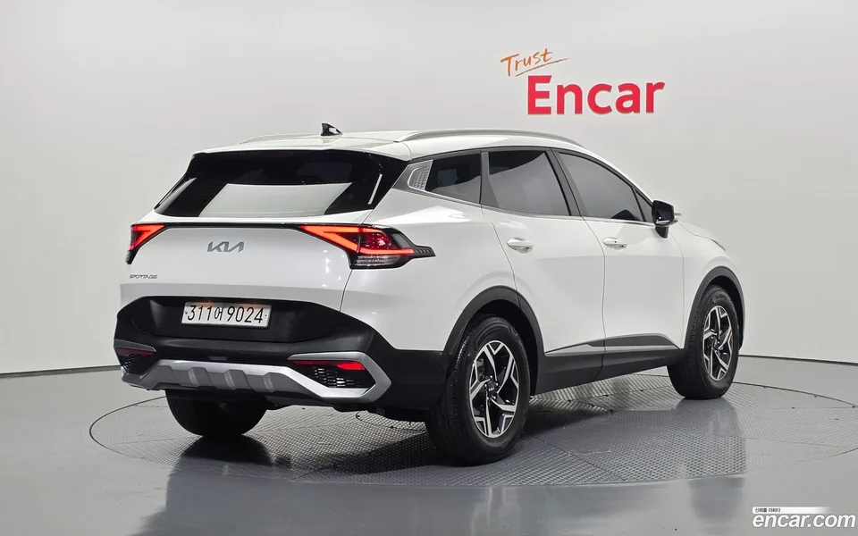 Kia Sportage 2.0 2WD 2022 — миниатюра 2
