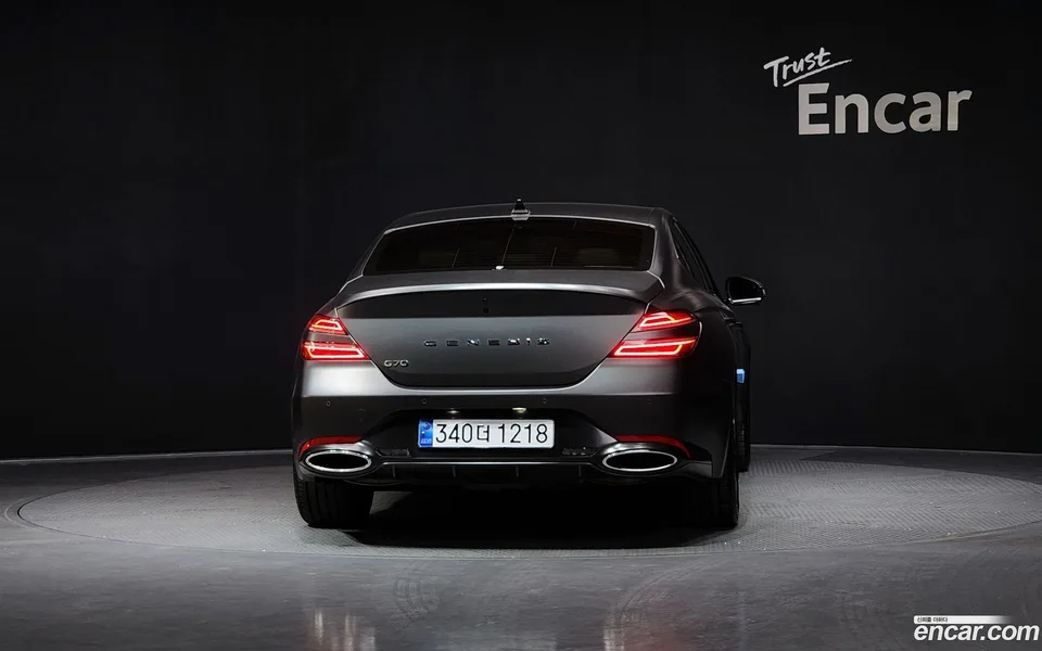 Genesis G70 2.5T 2WD 2023 — миниатюра 4