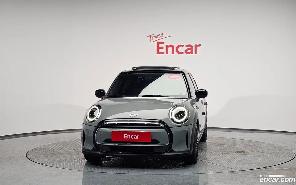 MINI Cooper 5 2022 — миниатюра 3