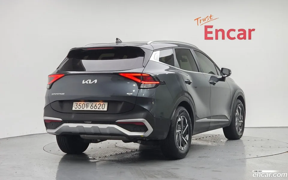 Kia Sportage Hybrid 2WD 2024 — миниатюра 4