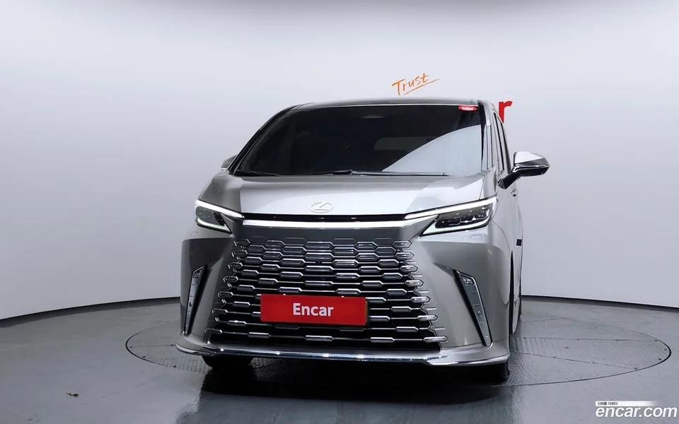 Lexus LM 500h 2024 — миниатюра 3