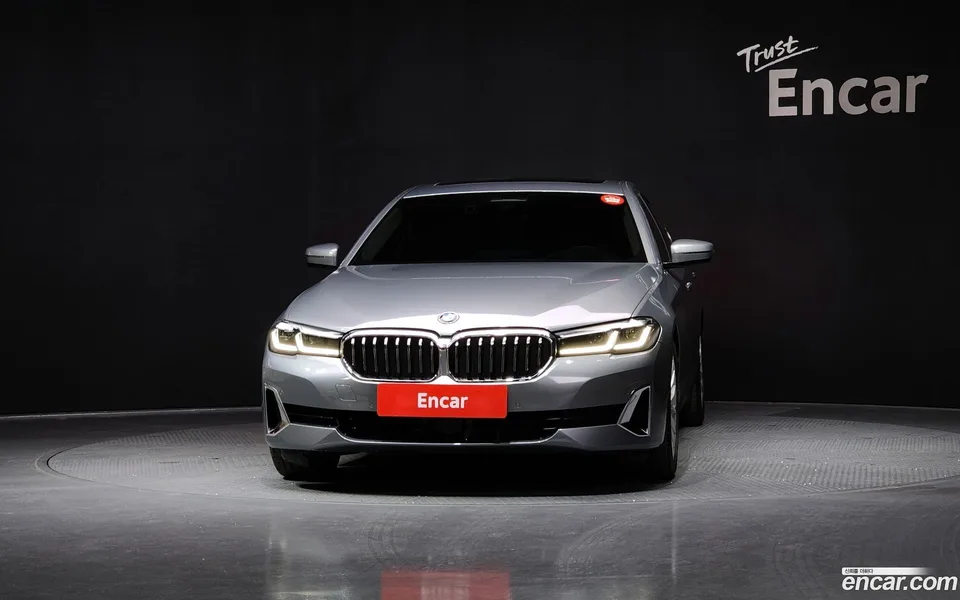 BMW 5 Series 520i 2022 — миниатюра 3