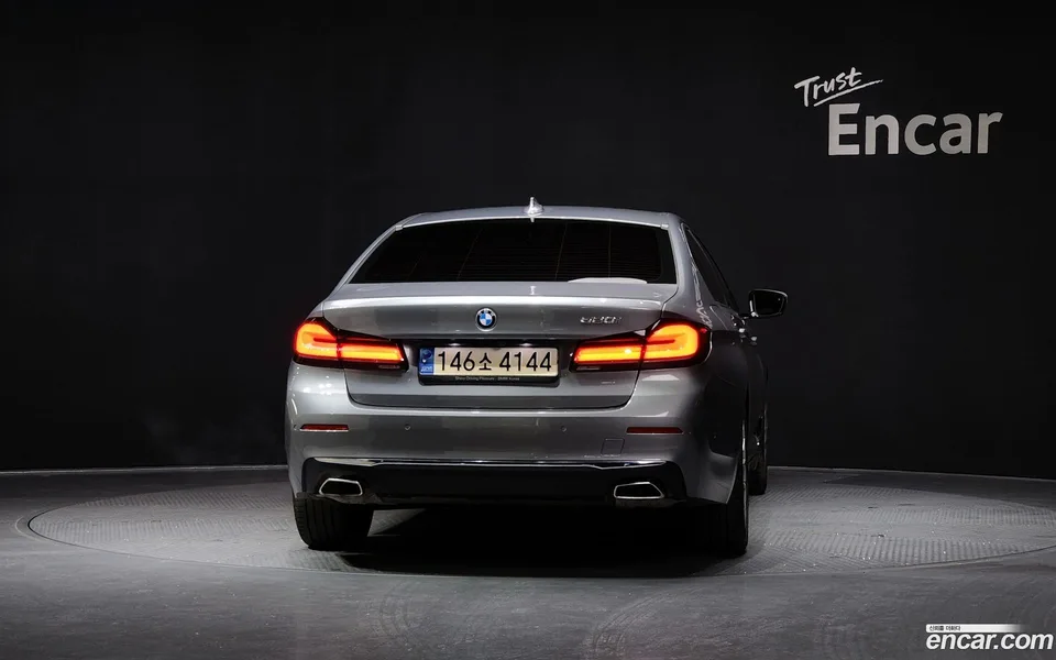 BMW 5 Series 520i 2022 — миниатюра 4