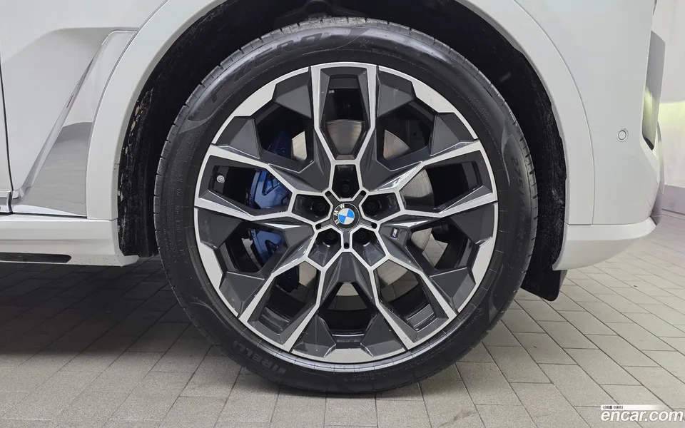 BMW X7 xDrive 40i M 6 2025 — миниатюра 5