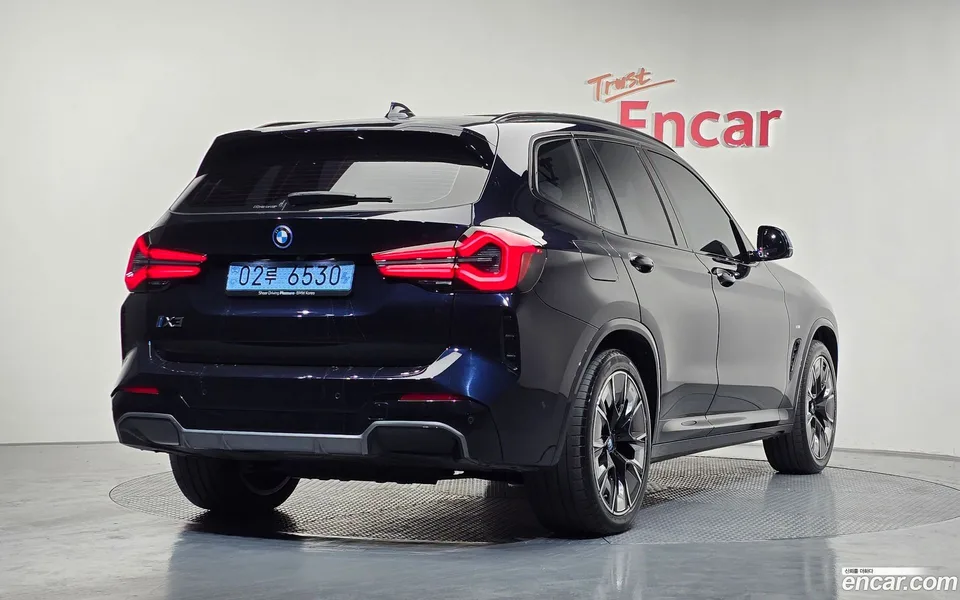 BMW iX3 M 2025 — миниатюра 2
