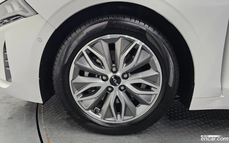 Kia K5 Hybrid 2023 — миниатюра 5