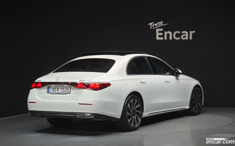 Mercedes-Benz E-Class E300 4MATIC 2025 — миниатюра 2
