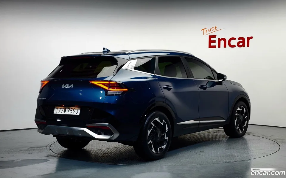 Kia Sportage 2.0 2WD 2022 — миниатюра 2