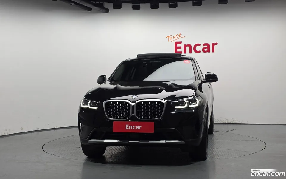 BMW X4 xDrive20i xLine 2022 — миниатюра 3