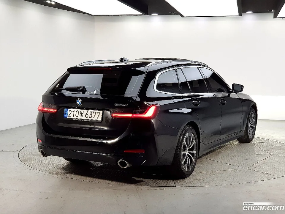 BMW 3 Series 320i 2023 — миниатюра 4