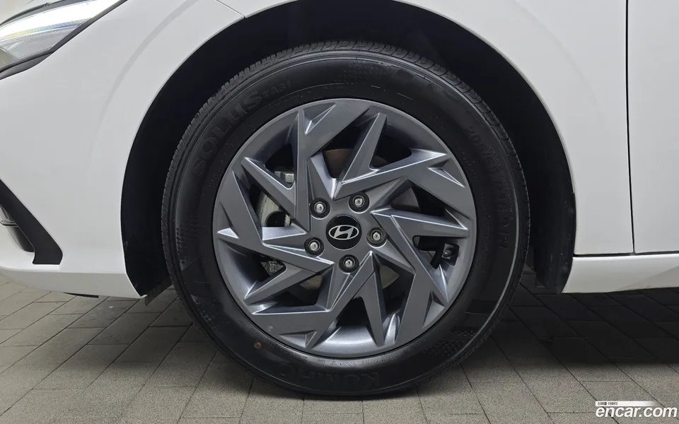 Hyundai Avante CN7 Hybrid 2024 — миниатюра 5