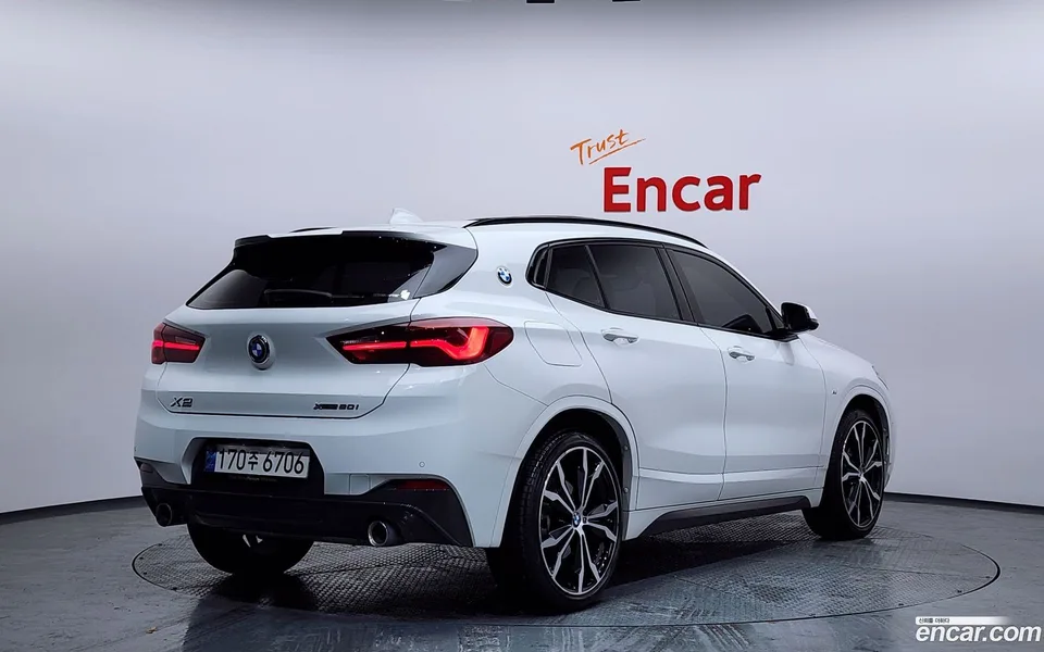 BMW X2 xDrive20i M 2023 — миниатюра 2
