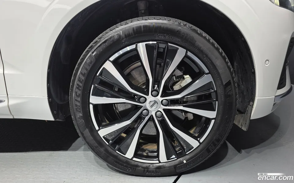 Volvo XC60 B6 2023 — миниатюра 5