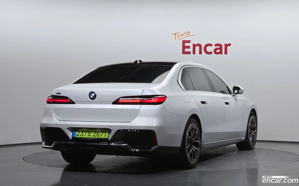 BMW 7 Series 740d xDrive M 2024 — миниатюра 2
