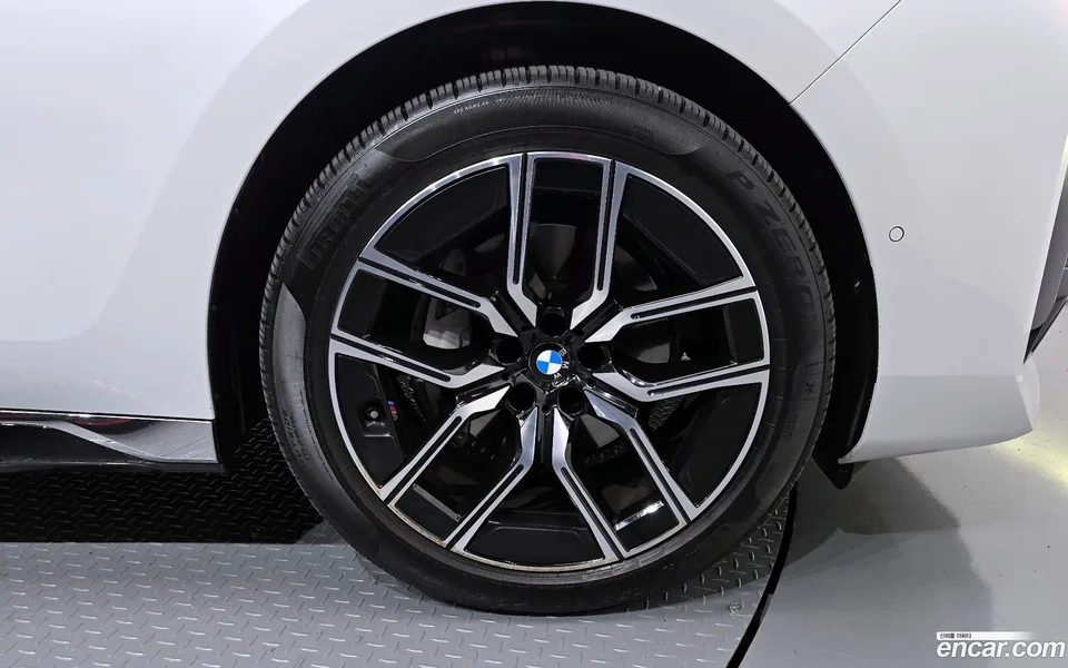 BMW 7 Series 740d xDrive M 2024 — миниатюра 5
