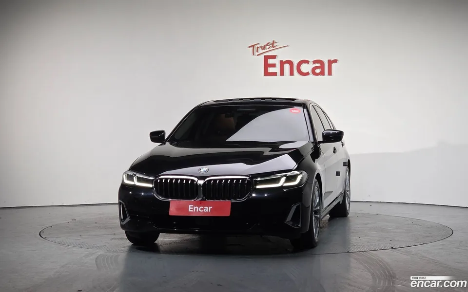 BMW 5 Series 520i 2022 — миниатюра 3