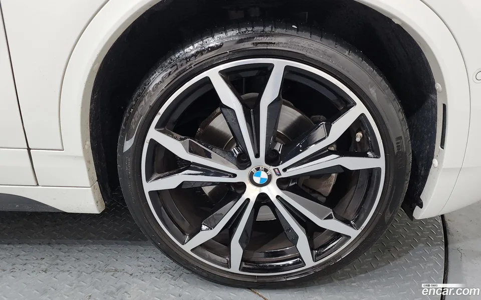 BMW X2 xDrive20i M 2023 — миниатюра 5