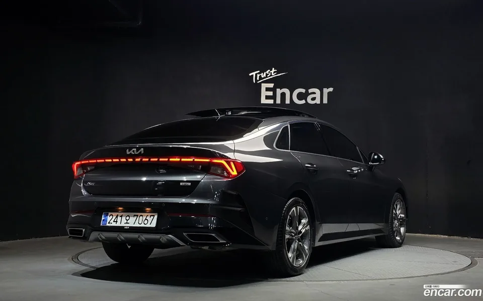 Kia K5 Hybrid 2023 — миниатюра 2