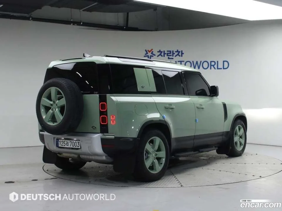 Land Rover Defender 110 D300 75th 2023 — миниатюра 2