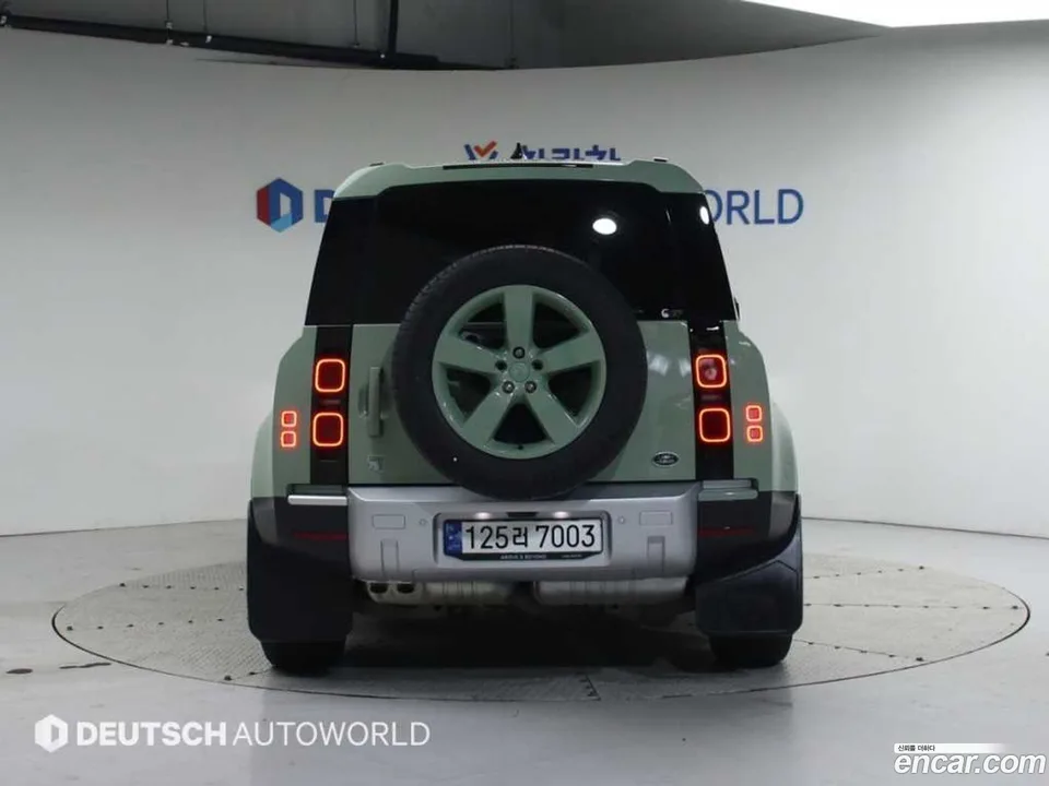 Land Rover Defender 110 D300 75th 2023 — миниатюра 4