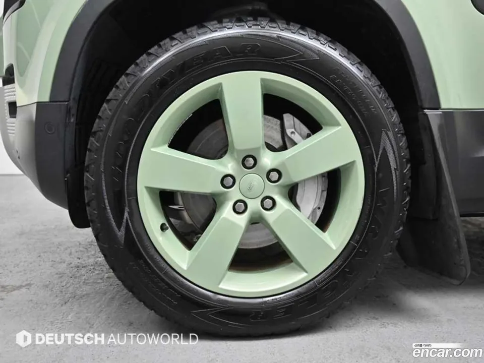Land Rover Defender 110 D300 75th 2023 — миниатюра 5