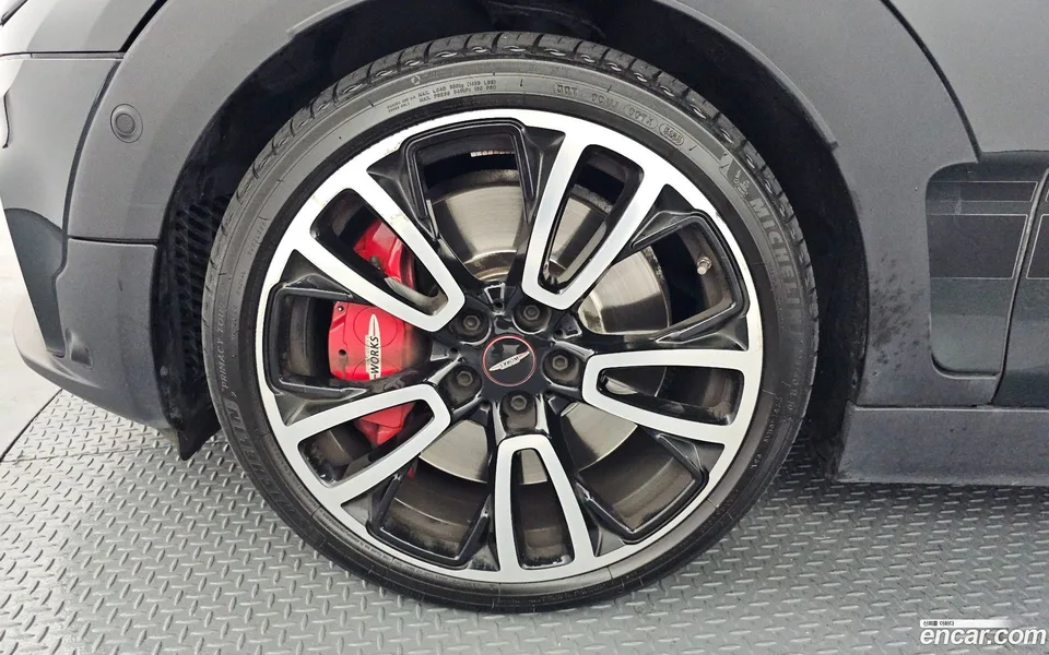 MINI Cooper S Clubman JCW 2023 — миниатюра 5