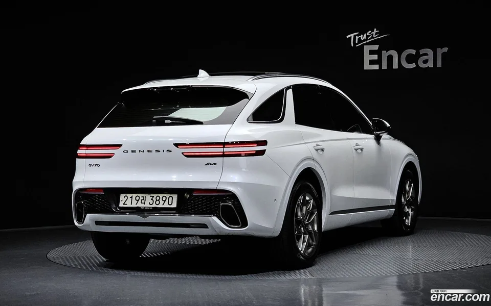 Genesis GV70 2.5T AWD 2022 — миниатюра 2