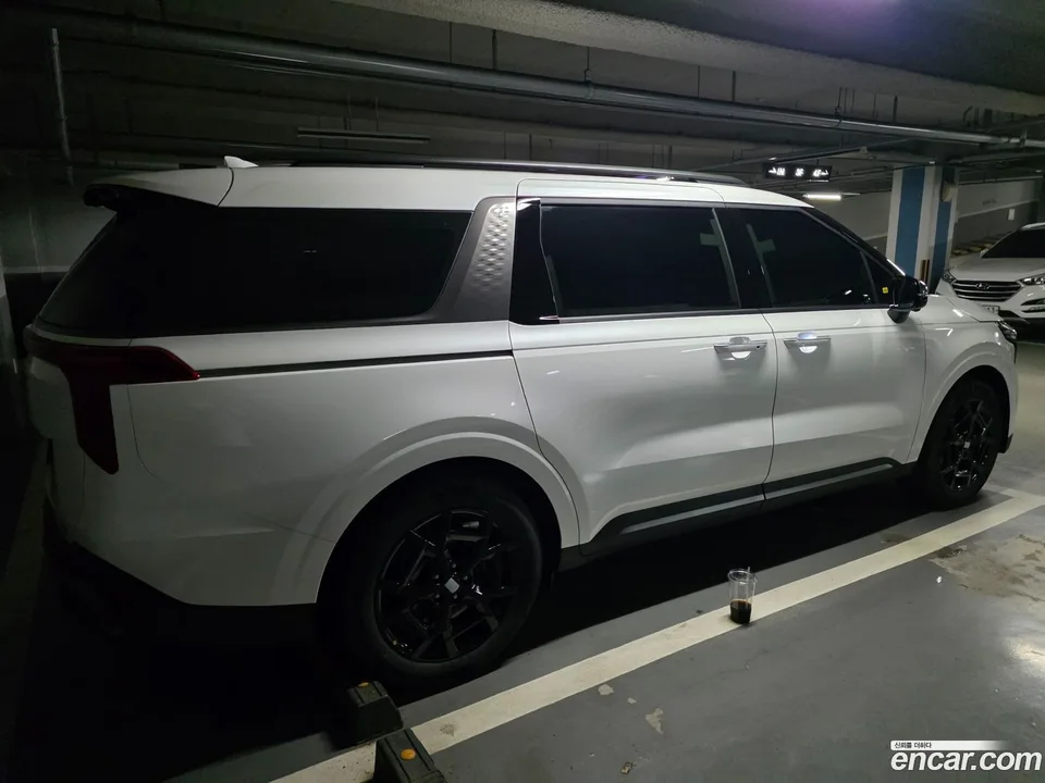 Kia Carnival HEV 9 X Line 2025 — миниатюра 4