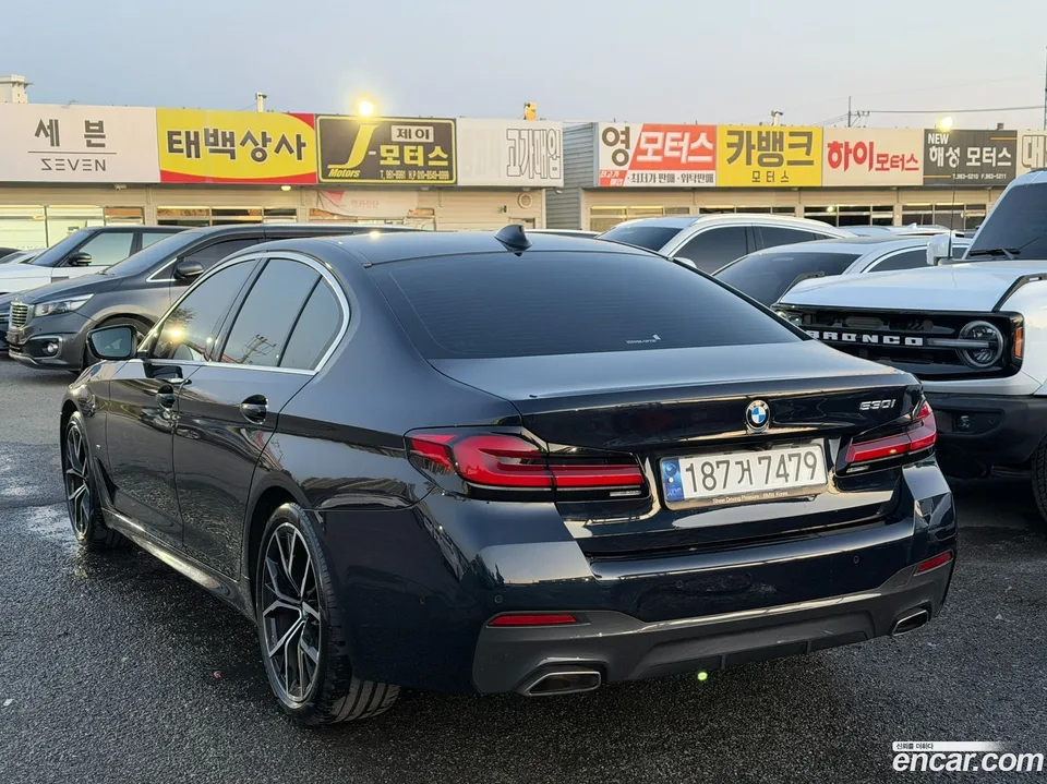 BMW 5 Series 530i M 2022 — миниатюра 2