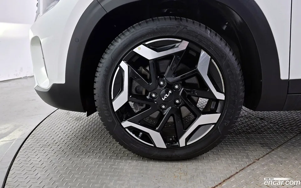 Kia Seltos 1.6 2WD 2023 — миниатюра 5