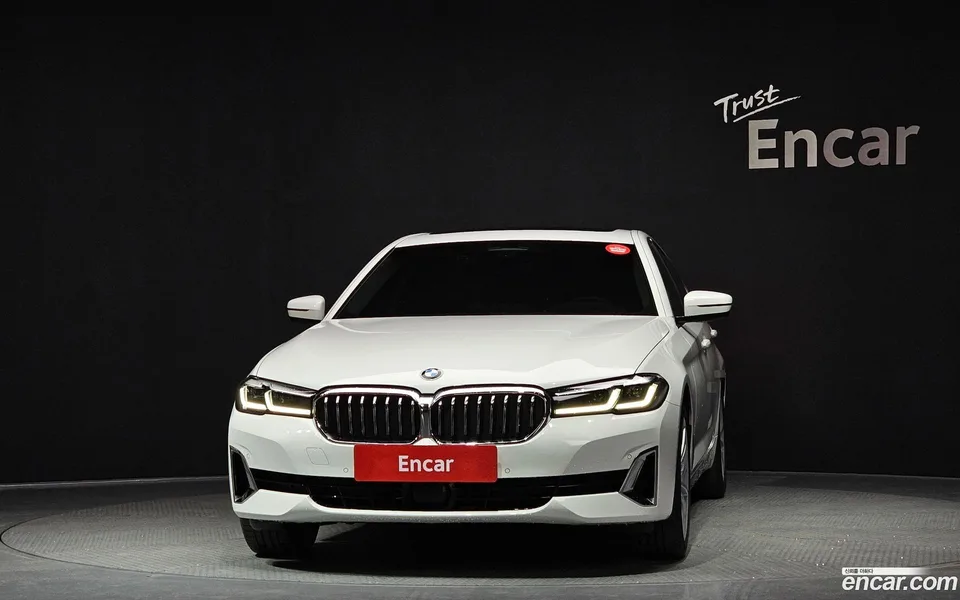 BMW 5 Series 530i xDrive 2023 — миниатюра 3