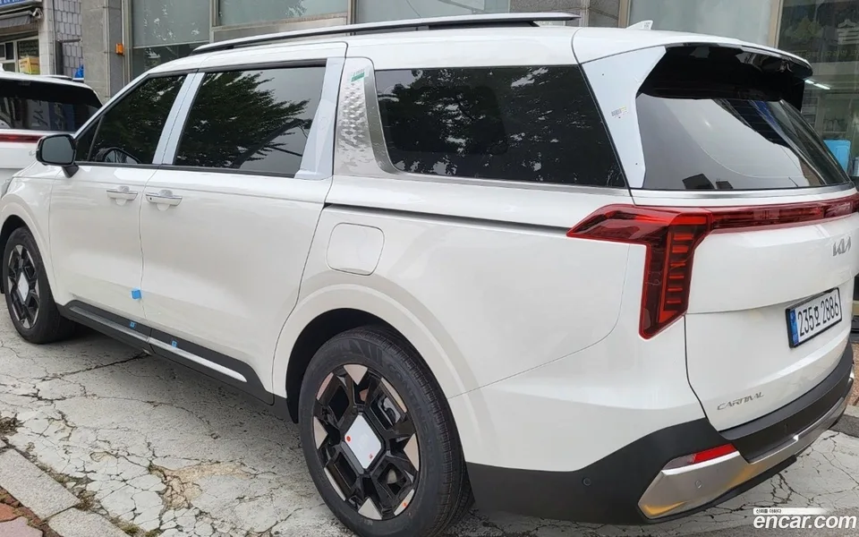 Kia Carnival HEV 7 2025 — миниатюра 5