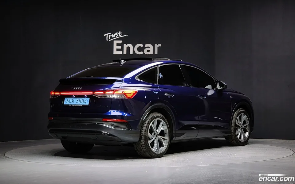 Audi Q4 e-tron 40 2023 — миниатюра 2