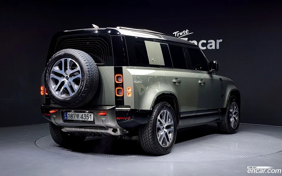 Land Rover Defender 110 P400 X 2024 — миниатюра 2