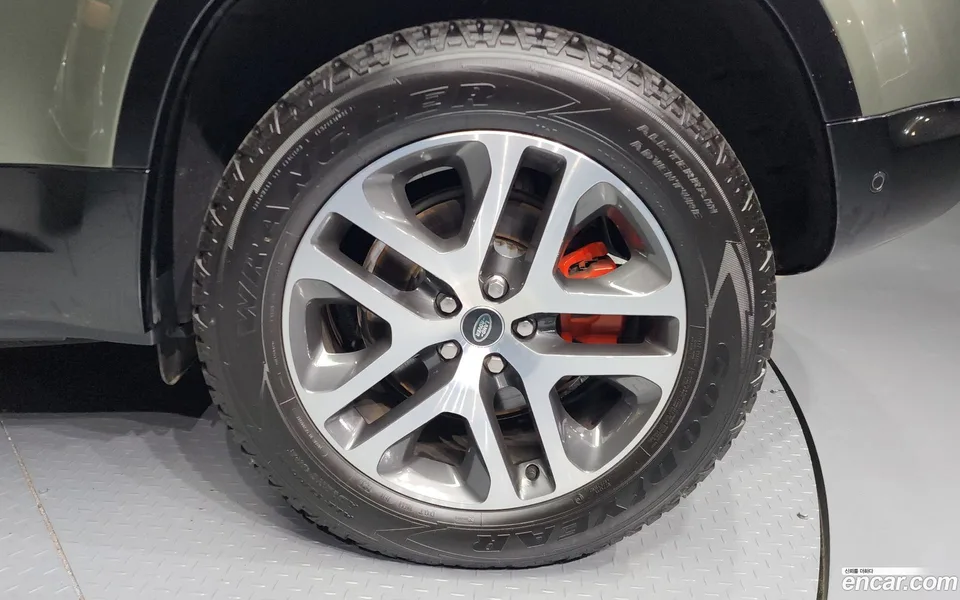 Land Rover Defender 110 P400 X 2024 — миниатюра 5