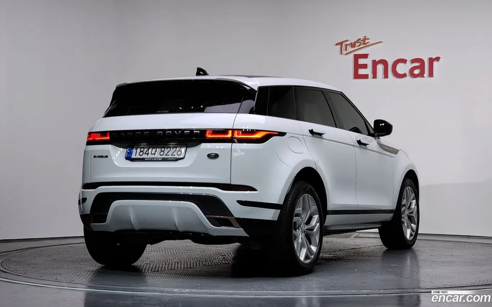 Land Rover Range Rover Evoque P250 R- SE 2022 — миниатюра 2