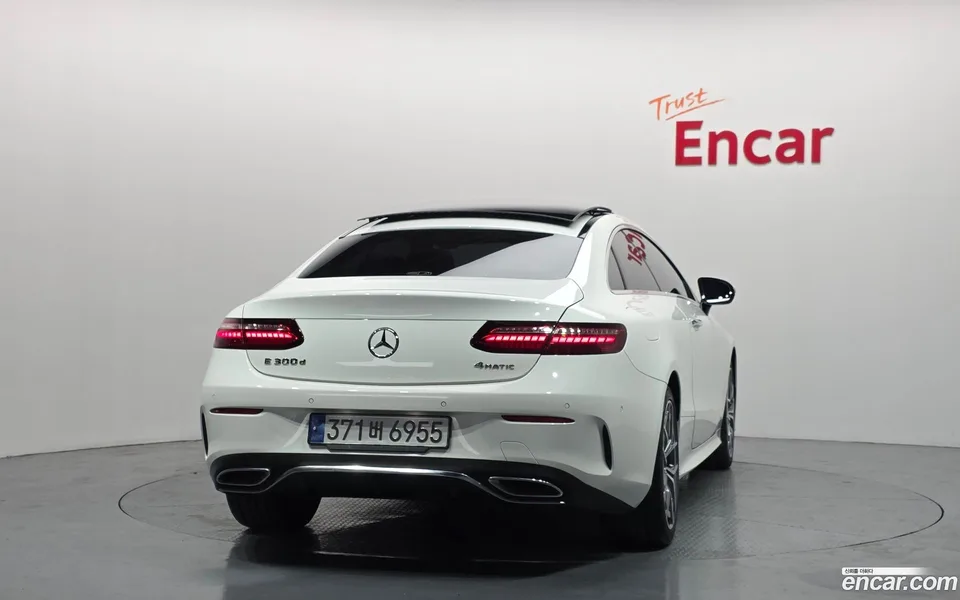 Mercedes-Benz E-Class E300d 4MATIC 2022 — миниатюра 4