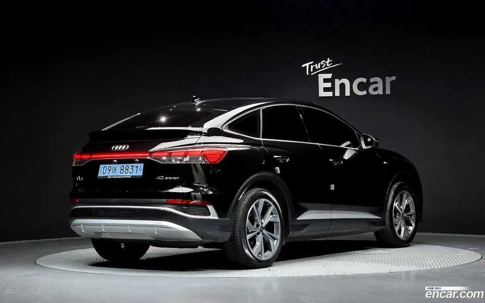 Audi Q4 e-tron 40 2022 — миниатюра 2