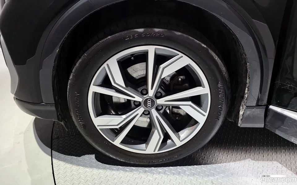 Audi Q4 e-tron 40 2022 — миниатюра 5