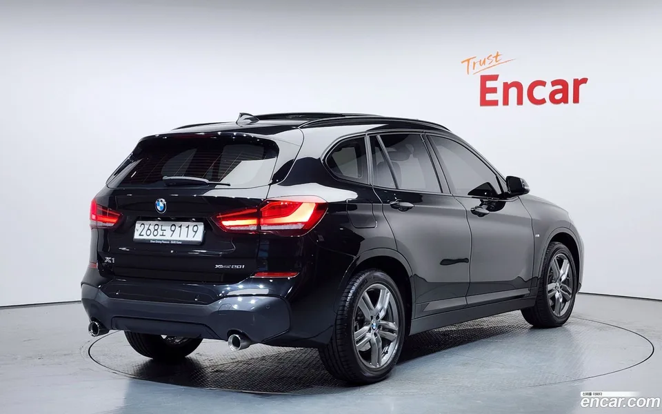 BMW X1 xDrive 20i M 2022 — миниатюра 2