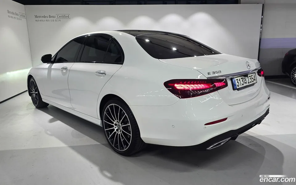Mercedes-Benz E-Class E350 4MATIC AMG Line 2023 — миниатюра 3