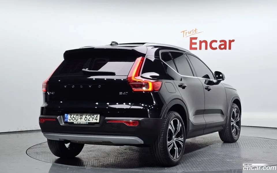 Volvo XC40 B4 2022 — миниатюра 2