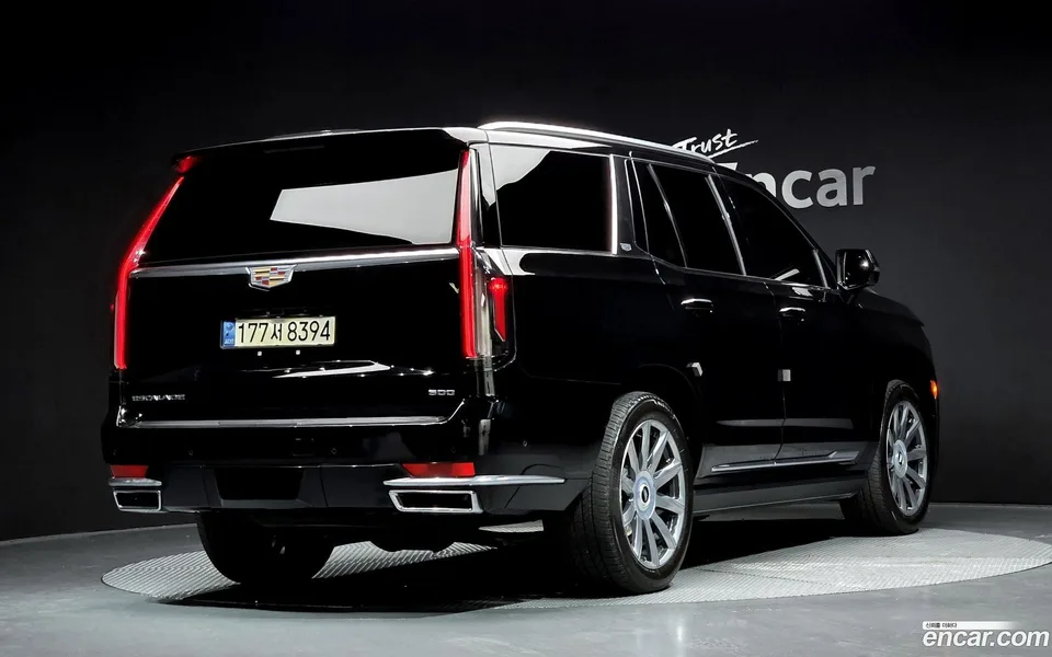 Cadillac Escalade 6.2 2022 — миниатюра 2