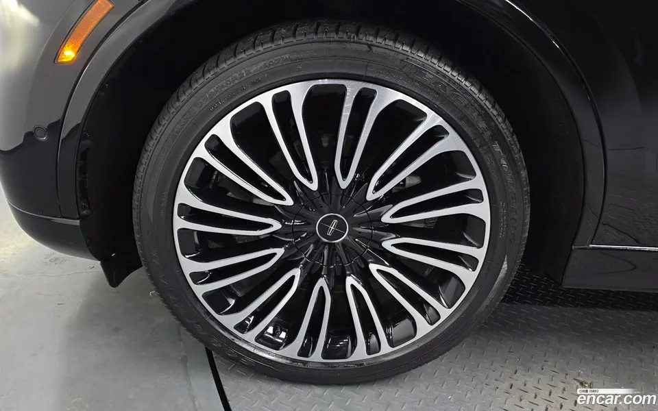 Lincoln Aviator 3.0 AWD 2023 — миниатюра 5